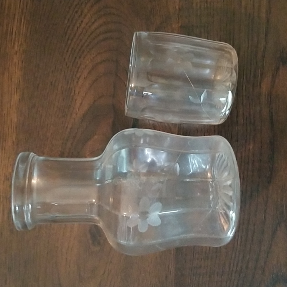 Vintage etched glass bedside water flask with glass. - Picture 2 of 6